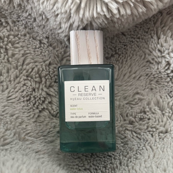 Clean Reserve h2eau “water lotus” (alcohol free) - Picture 2 of 2